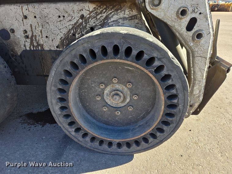 image for item ES2972 2008 Bobcat S160 skid steer loader