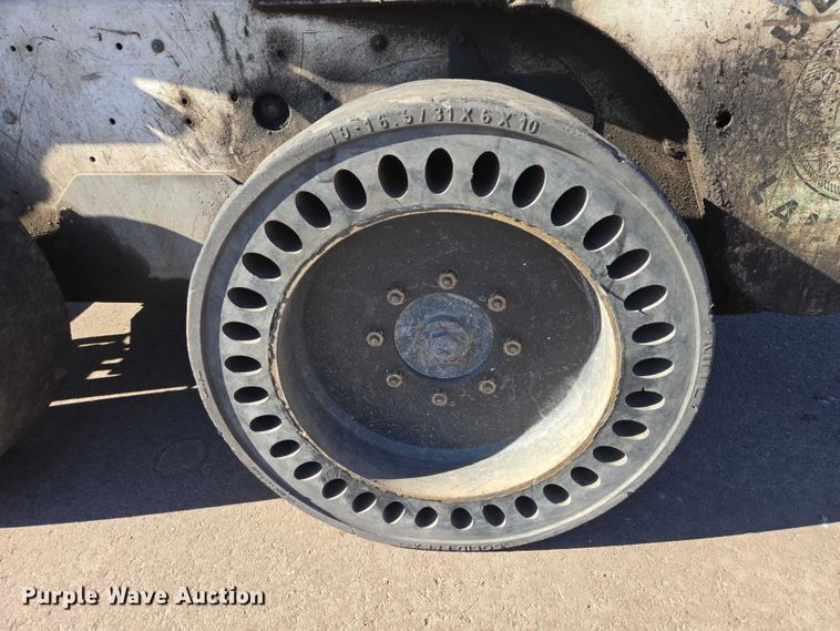 image for item ES2972 2008 Bobcat S160 skid steer loader