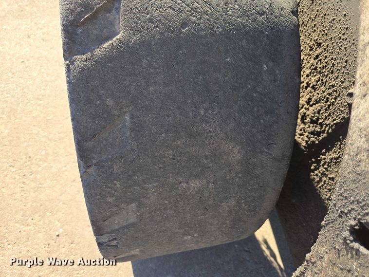 image for item ES2972 2008 Bobcat S160 skid steer loader