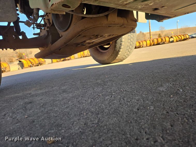 image for item ES2975 2015 John Deere TX Gator utility vehicle