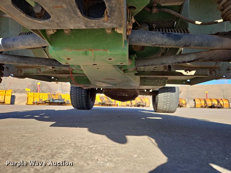 image for item ES2975 2015 John Deere TX Gator utility vehicle