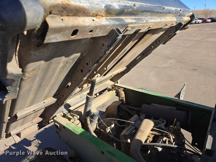 image for item ES2975 2015 John Deere TX Gator utility vehicle