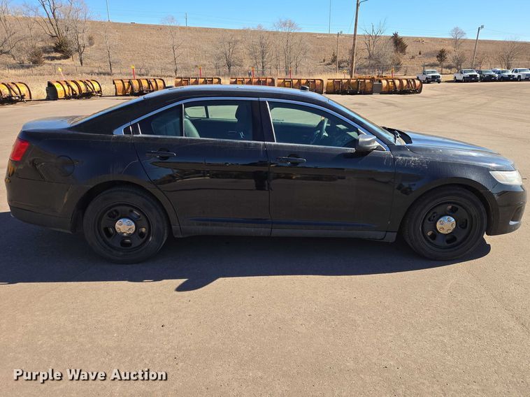 image for item ES2976 2016 Ford Taurus Police Interceptor 