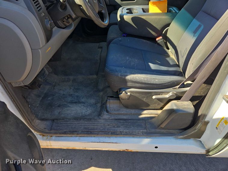 image for item ES2978 2011 Chevrolet Silverado 1500 Ext. Cab pickup truck