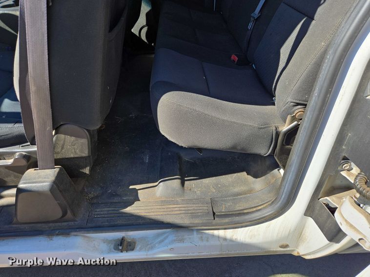 image for item ES2978 2011 Chevrolet Silverado 1500 Ext. Cab pickup truck