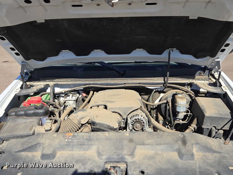 image for item ES2978 2011 Chevrolet Silverado 1500 Ext. Cab pickup truck