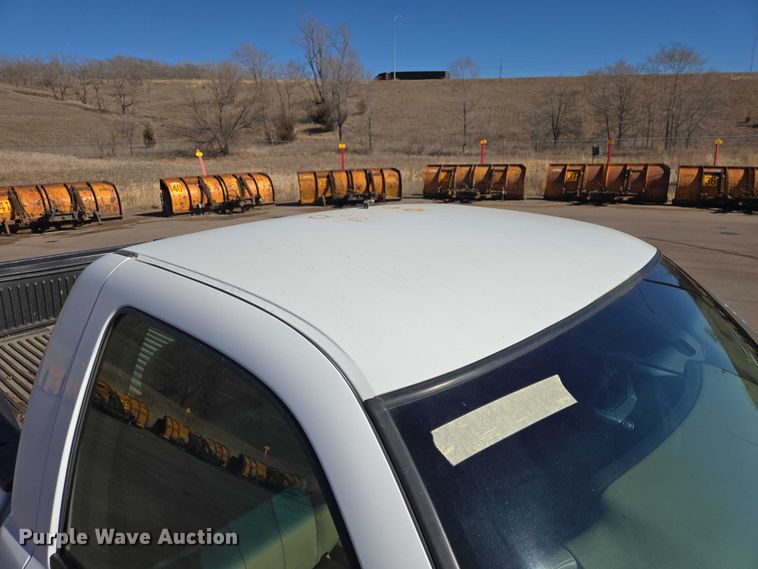 image for item ES2979 2001 Chevrolet Silverado 1500 pickup truck