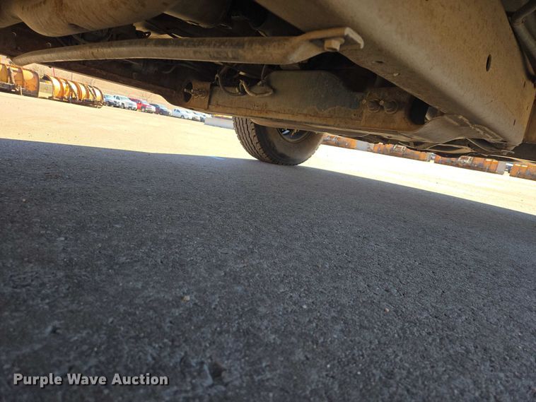 image for item ES2979 2001 Chevrolet Silverado 1500 pickup truck