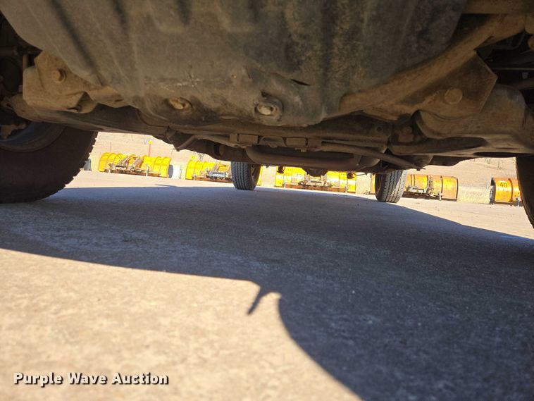 image for item ES2979 2001 Chevrolet Silverado 1500 pickup truck