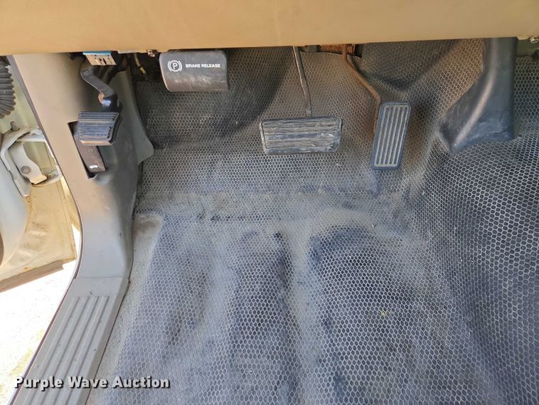 image for item ES2979 2001 Chevrolet Silverado 1500 pickup truck