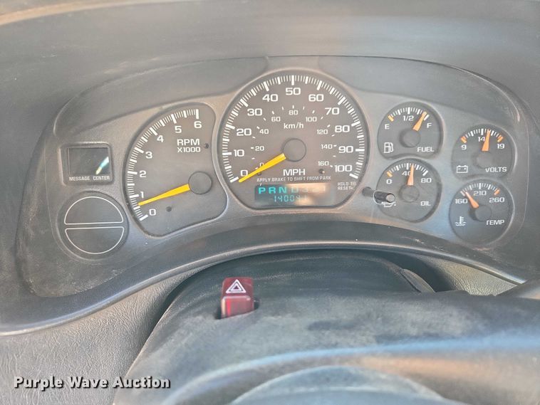 image for item ES2979 2001 Chevrolet Silverado 1500 pickup truck