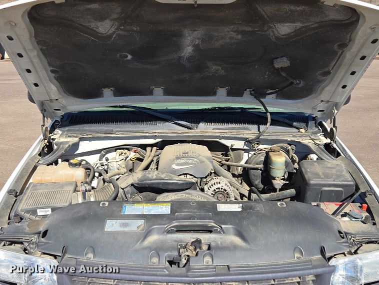 image for item ES2979 2001 Chevrolet Silverado 1500 pickup truck