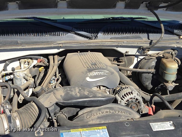 image for item ES2979 2001 Chevrolet Silverado 1500 pickup truck