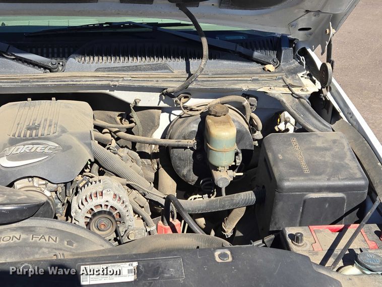 image for item ES2979 2001 Chevrolet Silverado 1500 pickup truck