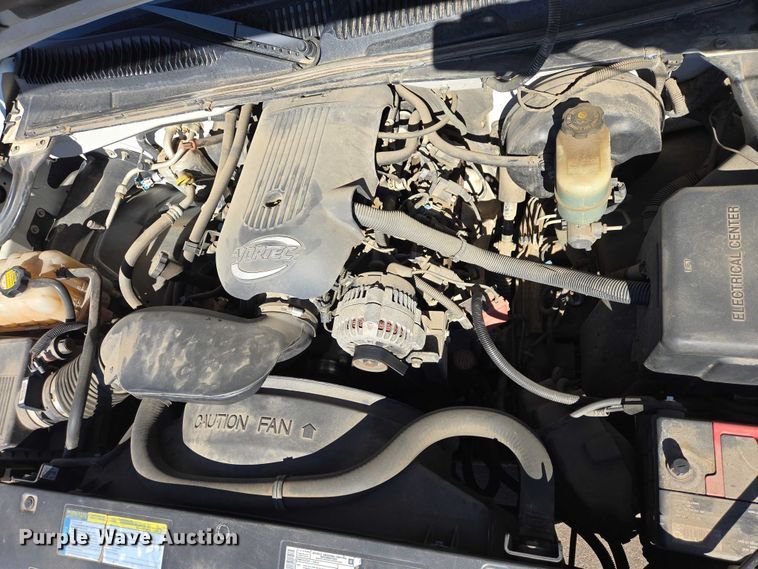 image for item ES2979 2001 Chevrolet Silverado 1500 pickup truck