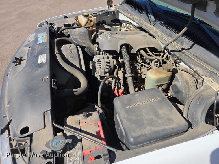 image for item ES2979 2001 Chevrolet Silverado 1500 pickup truck