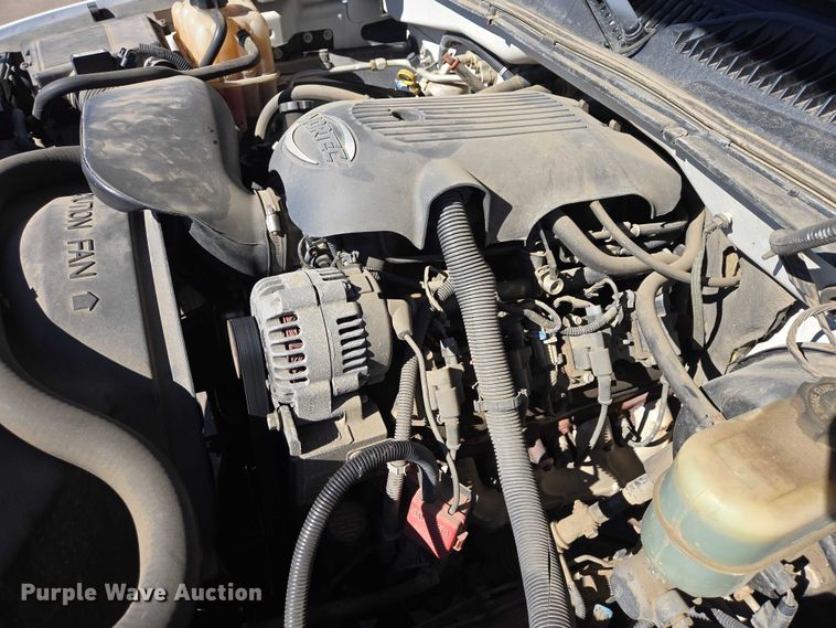 image for item ES2979 2001 Chevrolet Silverado 1500 pickup truck