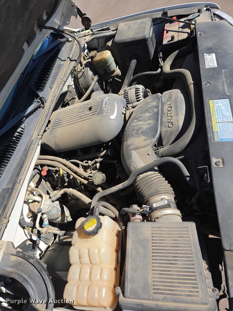 image for item ES2979 2001 Chevrolet Silverado 1500 pickup truck