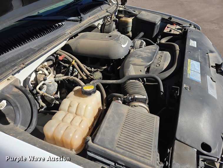 image for item ES2979 2001 Chevrolet Silverado 1500 pickup truck