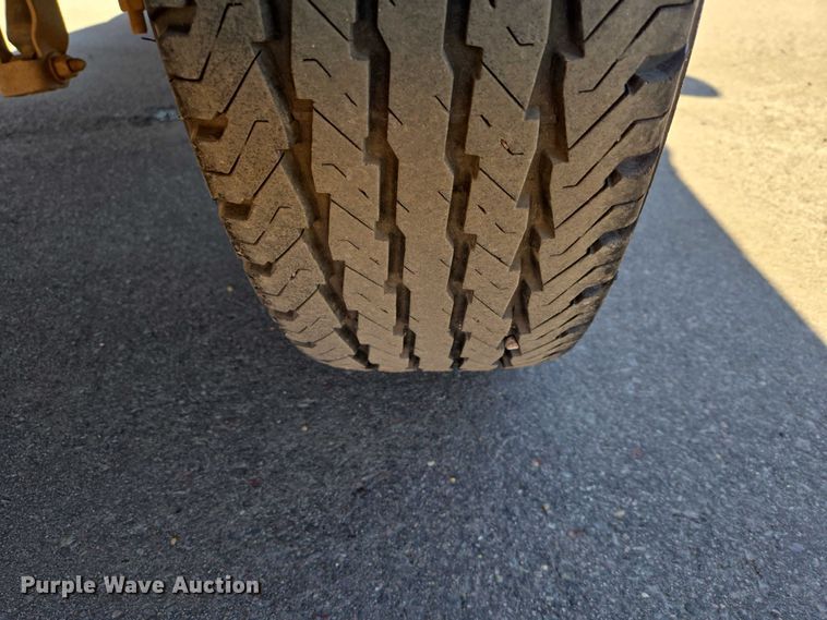 image for item ES2979 2001 Chevrolet Silverado 1500 pickup truck