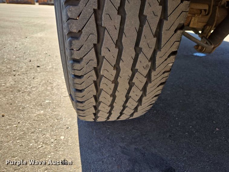 image for item ES2979 2001 Chevrolet Silverado 1500 pickup truck