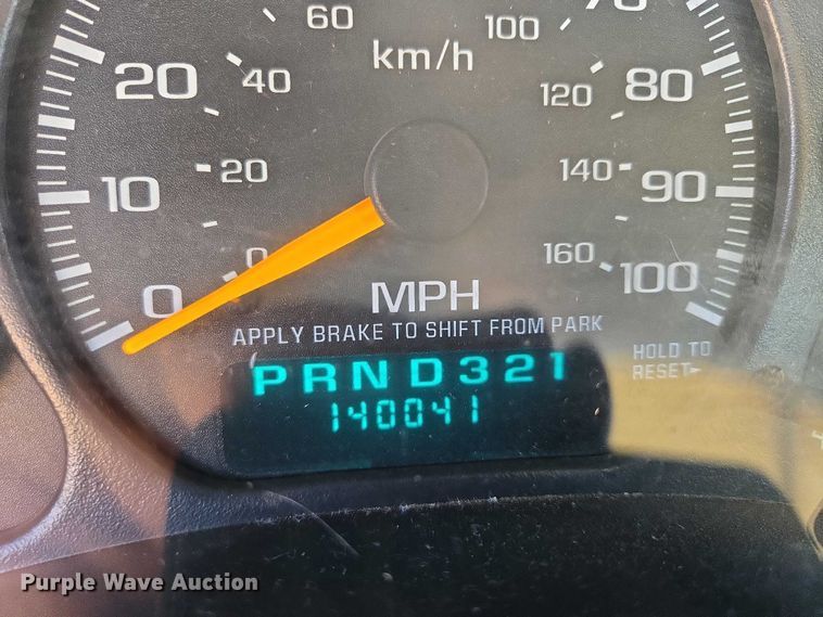 image for item ES2979 2001 Chevrolet Silverado 1500 pickup truck