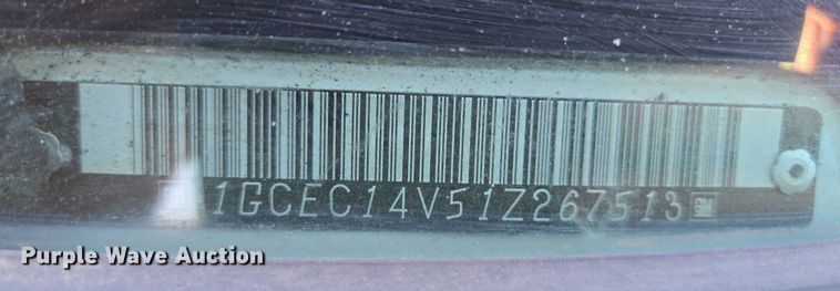 image for item ES2979 2001 Chevrolet Silverado 1500 pickup truck