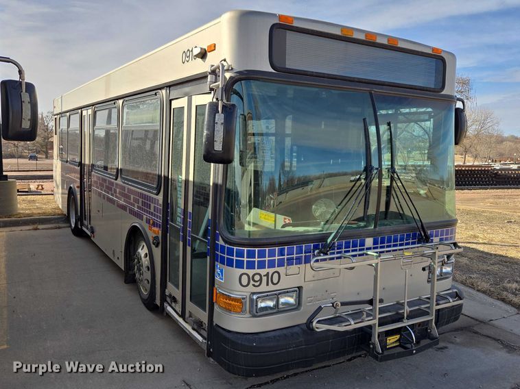 image for item ES2988 2009 Gillig shuttle bus