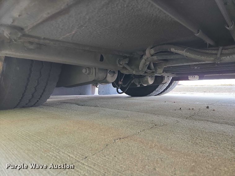 image for item ES2988 2009 Gillig shuttle bus