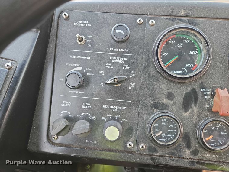 image for item ES2988 2009 Gillig shuttle bus