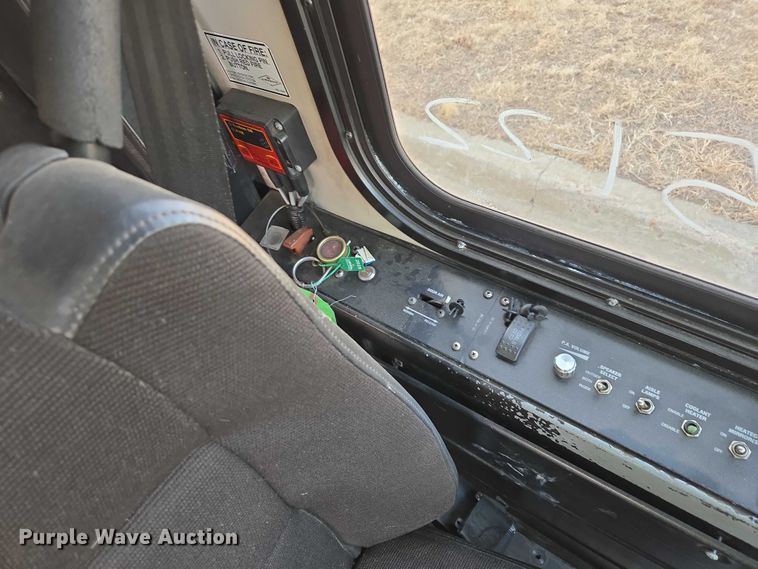 image for item ES2988 2009 Gillig shuttle bus