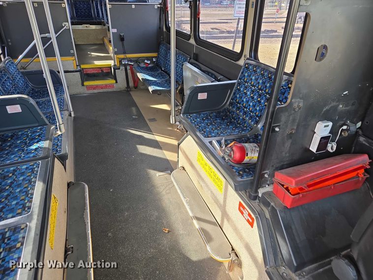 image for item ES2988 2009 Gillig shuttle bus