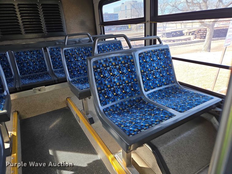 image for item ES2988 2009 Gillig shuttle bus