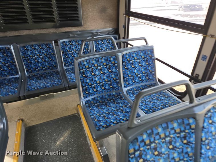 image for item ES2988 2009 Gillig shuttle bus