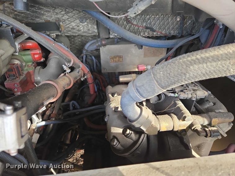 image for item ES2988 2009 Gillig shuttle bus