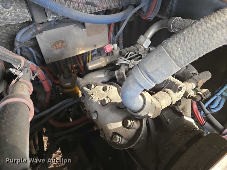 image for item ES2988 2009 Gillig shuttle bus