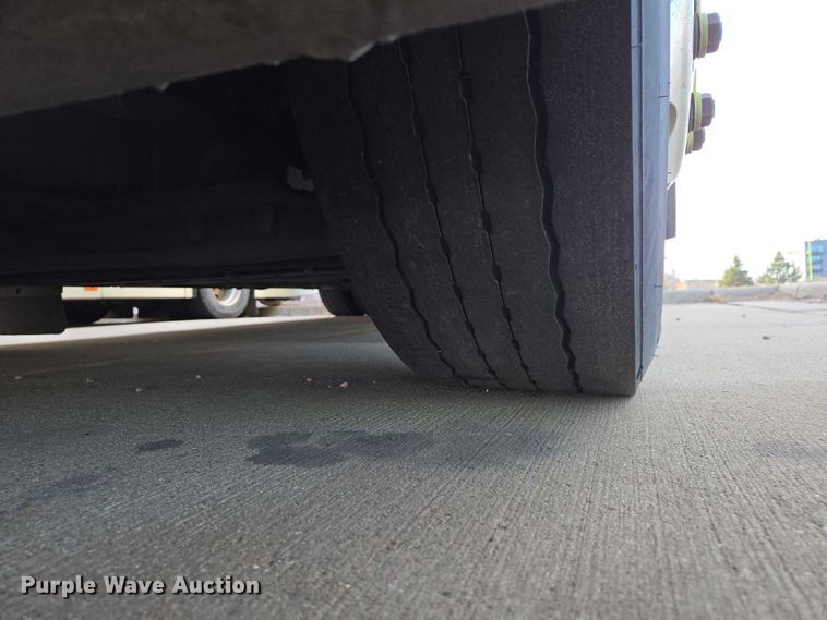 image for item ES2988 2009 Gillig shuttle bus