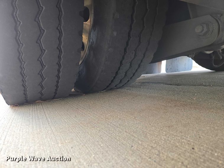 image for item ES2988 2009 Gillig shuttle bus