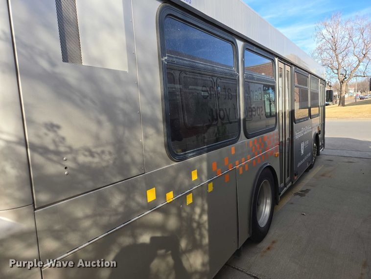 image for item ES2989 2009 Gillig shuttle bus