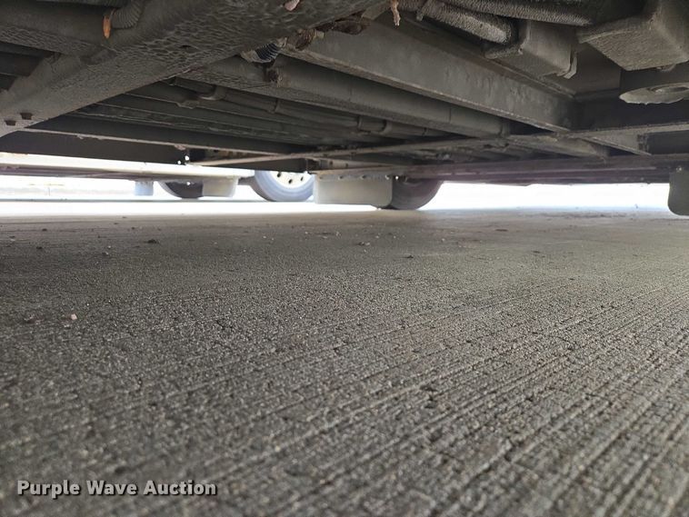 image for item ES2989 2009 Gillig shuttle bus