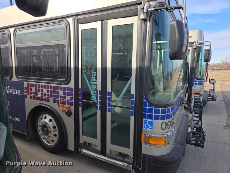 image for item ES2989 2009 Gillig shuttle bus