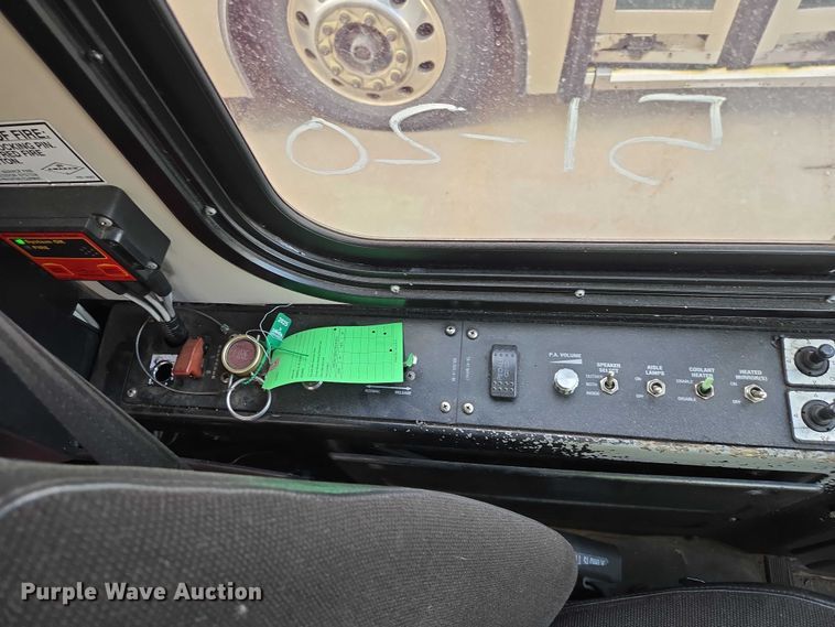 image for item ES2989 2009 Gillig shuttle bus