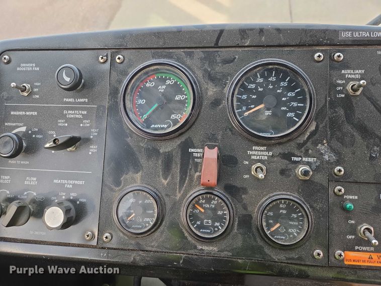 image for item ES2989 2009 Gillig shuttle bus