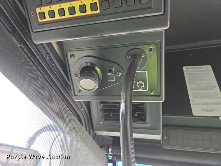 image for item ES2989 2009 Gillig shuttle bus