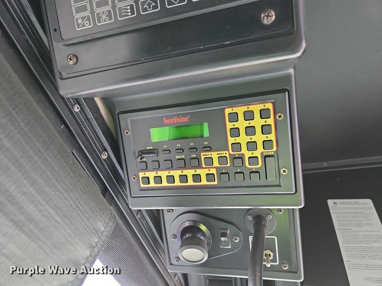 image for item ES2989 2009 Gillig shuttle bus