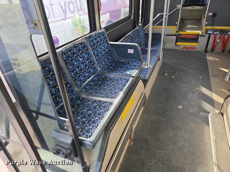 image for item ES2989 2009 Gillig shuttle bus