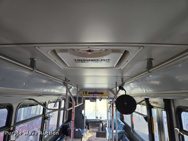 image for item ES2989 2009 Gillig shuttle bus