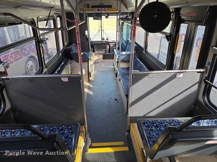 image for item ES2989 2009 Gillig shuttle bus