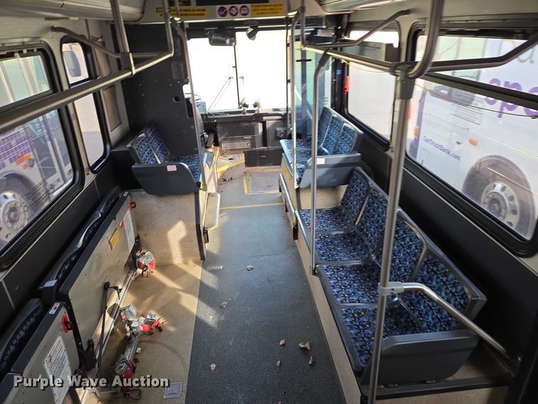 image for item ES2989 2009 Gillig shuttle bus