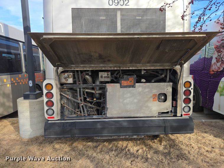 image for item ES2989 2009 Gillig shuttle bus